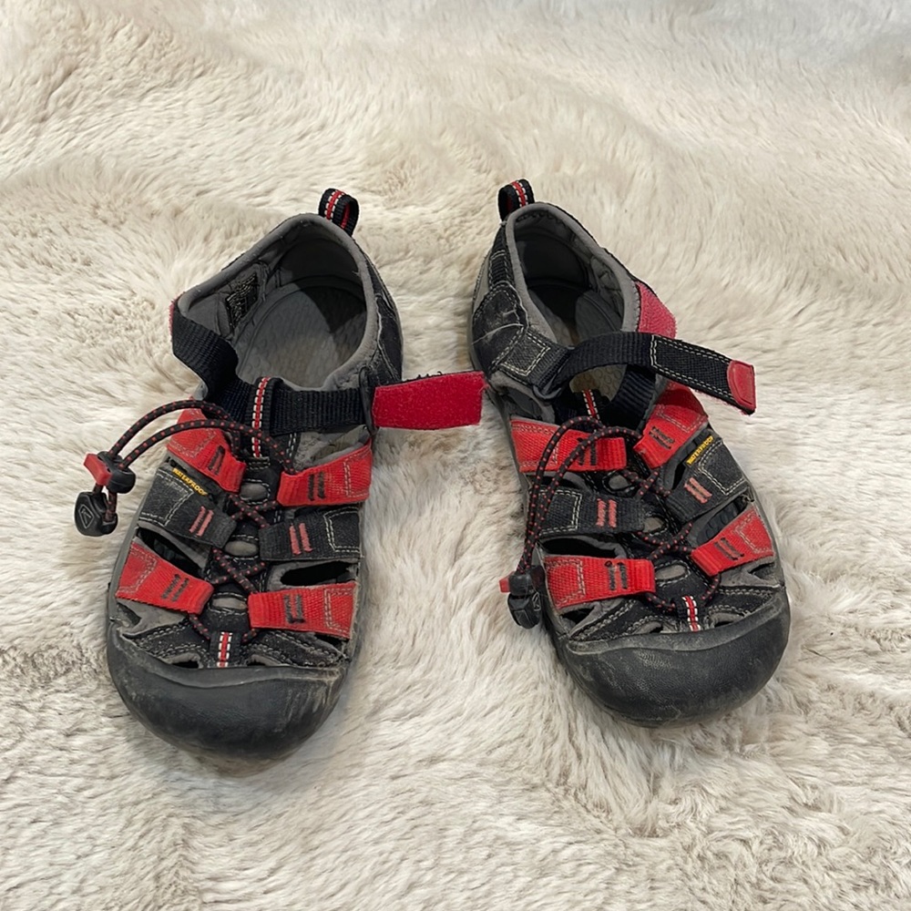 Kids Keen sandals